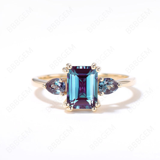 Vintage Three Stone Alexandrite Ring Unique Emerald Cut Double Claw Prong Engagement Ring 14k Gold June Birthstone Wedding Ring Color Change Ring