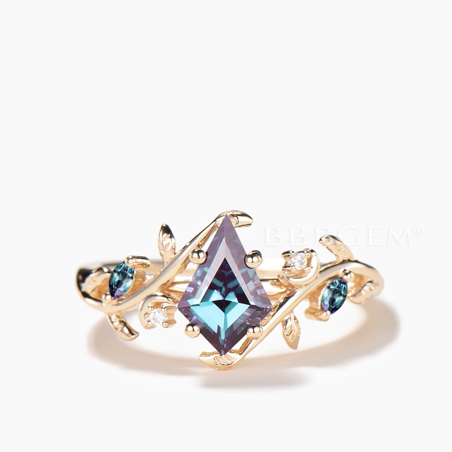 Kite Cut Color-change Alexandrite Wedding Ring Diamond Nature Inspired Ring Set