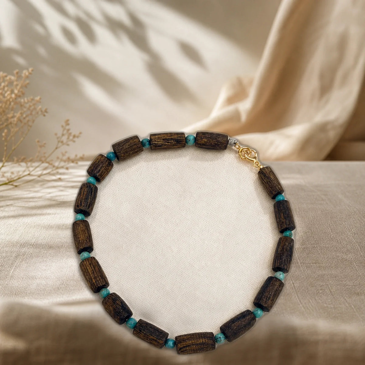 Kynam agarwood lapis lazuli bracelet side view