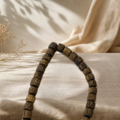Kynam agarwood red heart turquoise bracelet side view